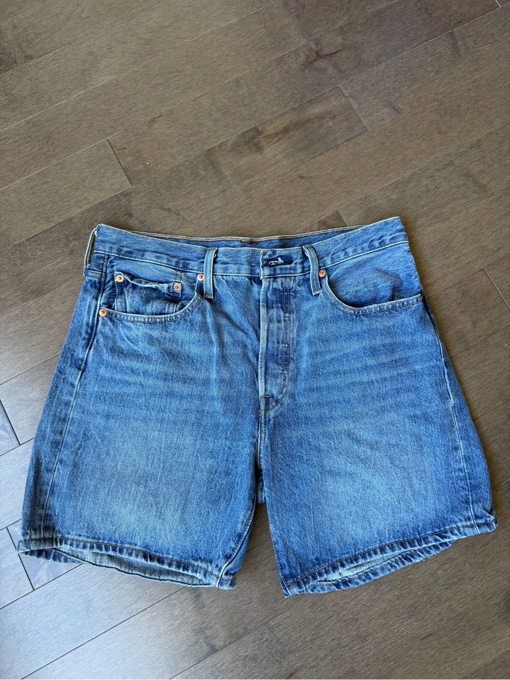 Levi's Premium 501 90s Mid Thigh Shorts Womens 30 Medium Wash